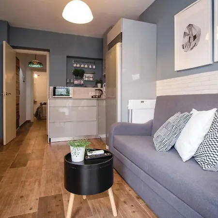 Apartmán Beautiful In W/ Wifi, Outdoor Swimming Pool And 1 Bedrooms *