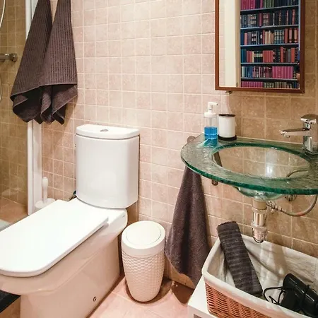 Apartmán Beautiful In W/ Wifi, Outdoor Swimming Pool And 1 Bedrooms *